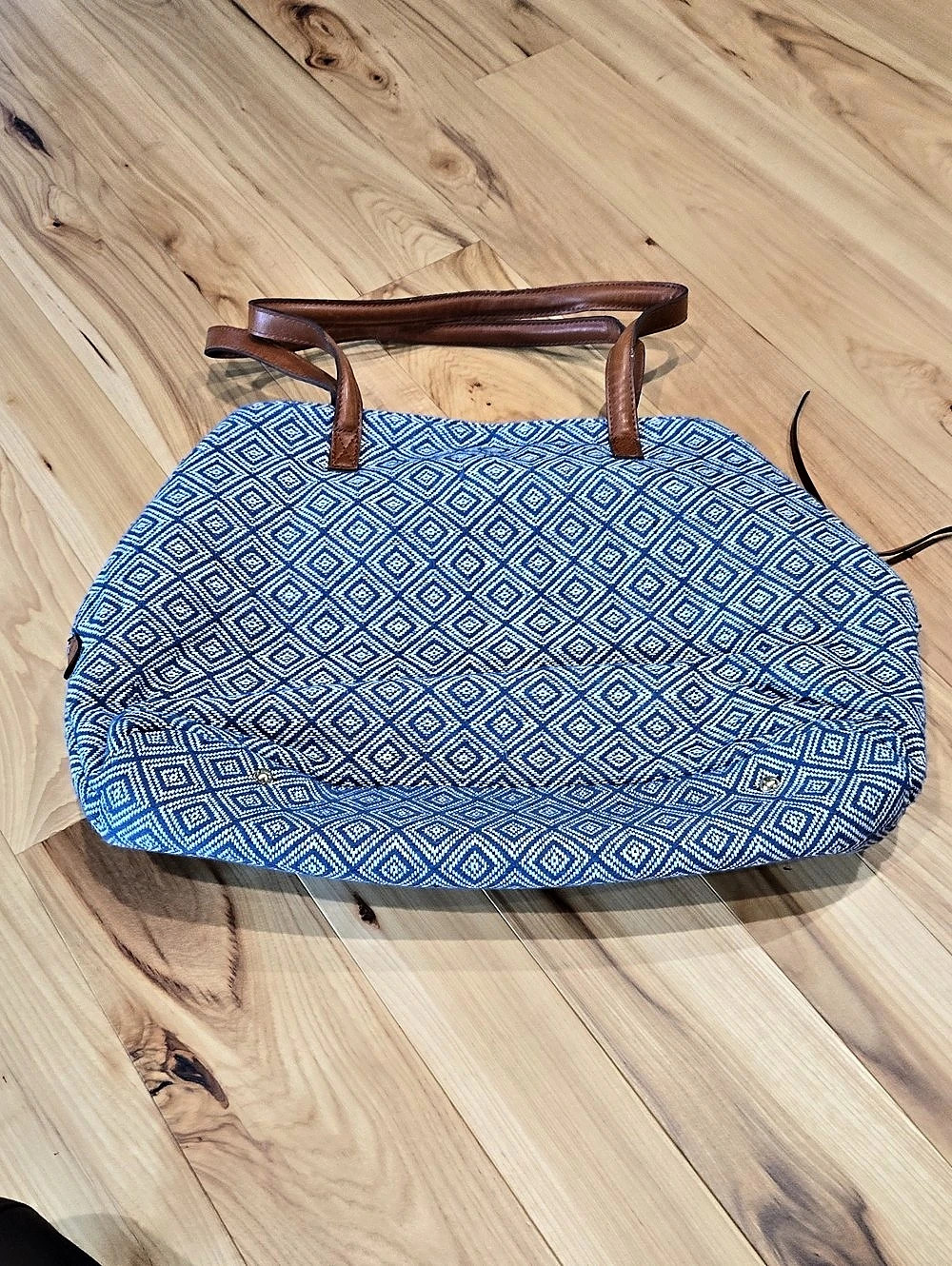 Steel Level Geometric Blue & White Tote